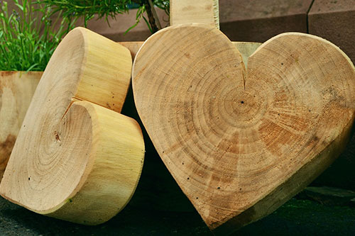 Advertise your Winnipeg area woodworking products, for special occasions or any time!